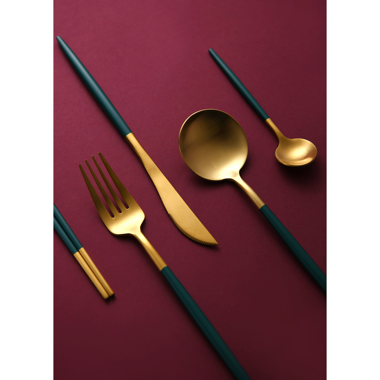 30 Piece Green & Gold Cutlery Set