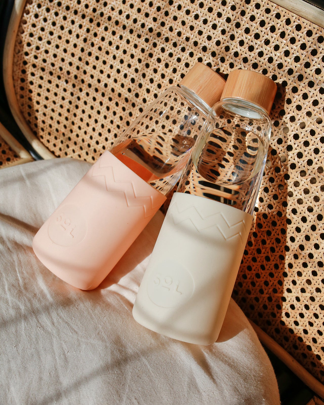 Paradise Peach Glass Water Bottle